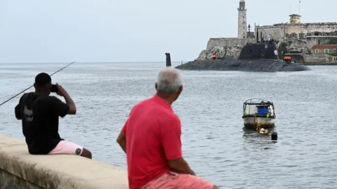 Des navires de guerre russes arrivent au port de La Havane après des ...