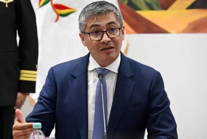 Bolivie : le président Paz contraint de limoger son ministre de l Économie en pleine crise