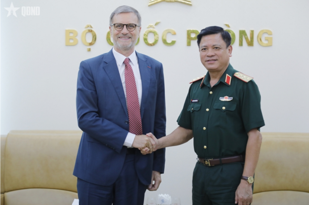 Defense: Vietnam invited to Eurosatory exhibition in France