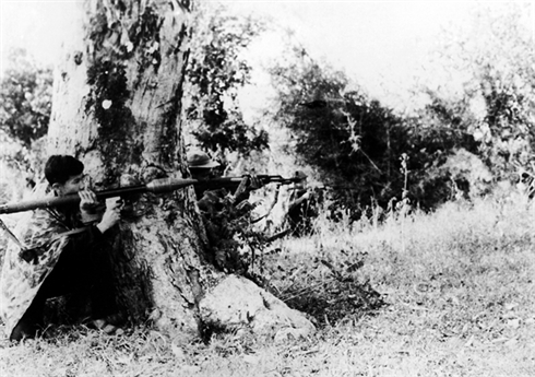 Des soldats vietnamiens sur le front de Gia Dinh (actuellement sur les territoires de Chi Minh-Ville, provinces de Binh Duong, Long An et Tây Ninh).       Photo : Archives AVI/CVN