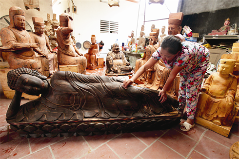 Le Bouddha Amitabha est presque terminé.    