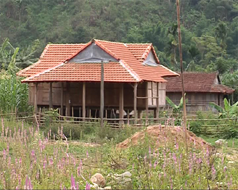 Bien qu’elle soit construite avec de nouveaux matériaux, cette maison préserve les traits culturels de la maison traditionnelle.    