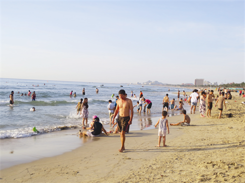 La plage My Khê, l’une des six plus belles plages du monde, selon Forbes.