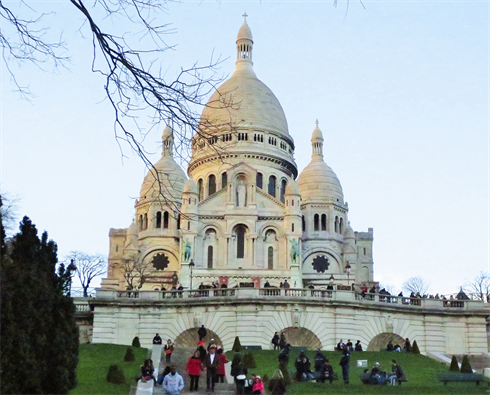 De style byzantin, la Basilique du Sacré-Cœur a été érigée à la fin du XIXe siècle et achevée en 1914