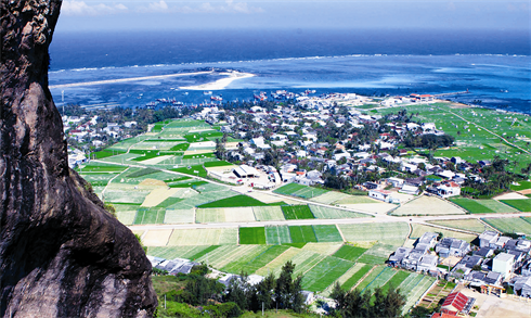 Ly Son vue du sommet du mont Thoi Loi.