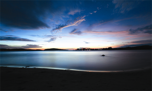 Crépuscule près du puits Tiên.