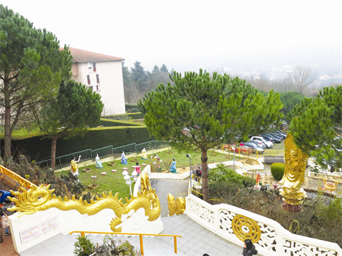 Un coin de la pagode Thiên Minh.