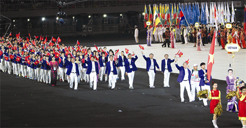 La délégation vietnamienne lors de la cérémonie d’ouverture des 27es SEA Games, le 11 décembre au stade Wunnas Theikdi à Nay Pyi Taw, la capitale du Myanmar.