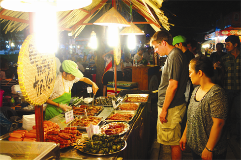     Dans un stand de présentation de la gastronomie vietnamienne. 